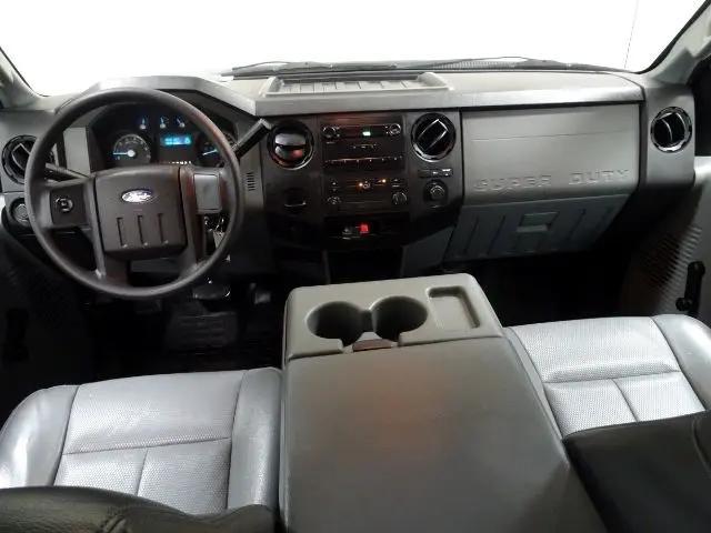 Photo of 2015 Oxford White Ford F-350