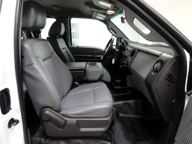 Photo of 2015 Oxford White Ford F-350
