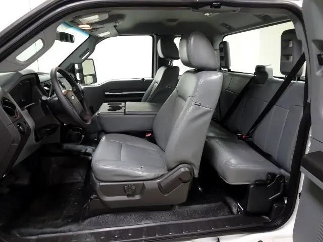 Photo of 2015 Oxford White Ford F-350
