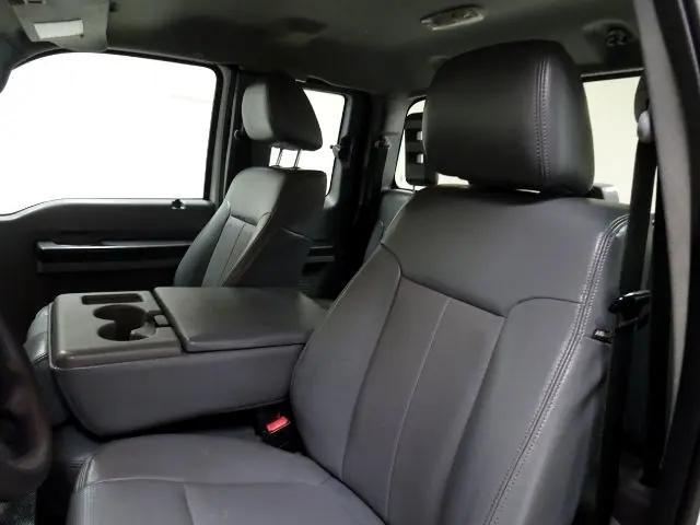 Photo of 2015 Oxford White Ford F-350