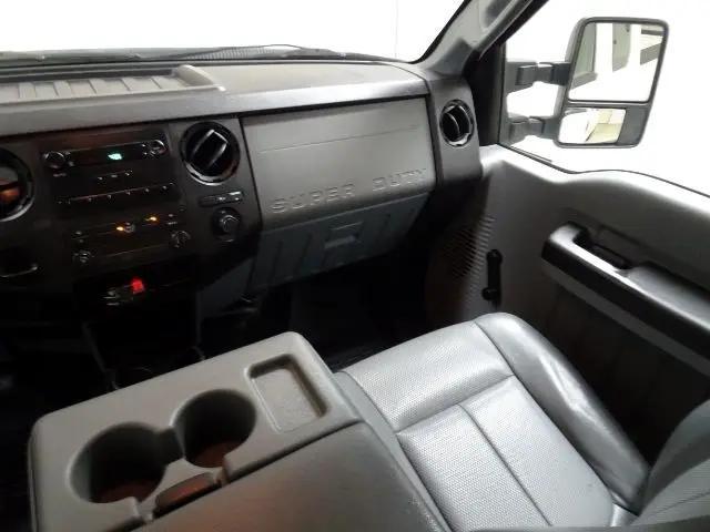 Photo of 2015 Oxford White Ford F-350