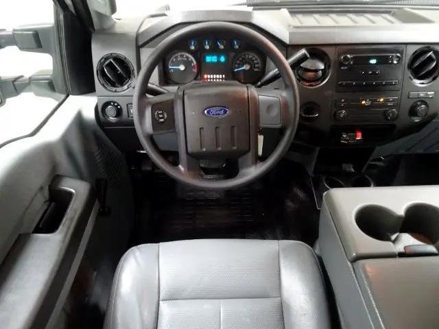 Photo of 2015 Oxford White Ford F-350