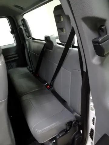 Photo of 2015 Oxford White Ford F-350