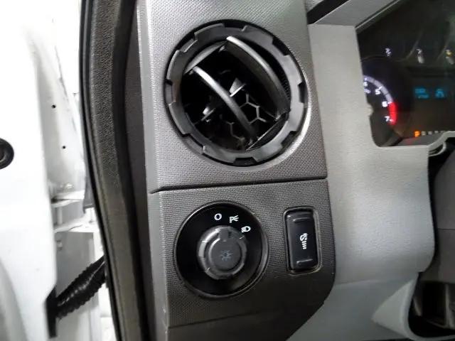 Photo of 2015 Oxford White Ford F-350