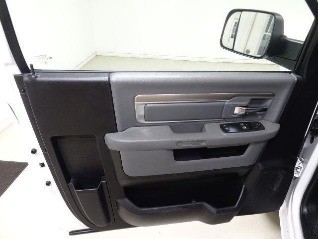 Photo of 2016 Bright White Clearcoat RAM 1500