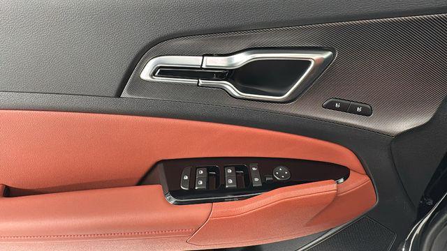 Photo of 2025 Fusion Black Kia Sportage Hybrid