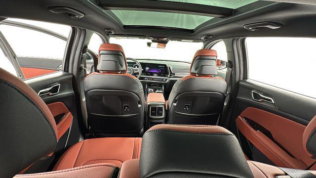 Photo of 2025 Fusion Black Kia Sportage Hybrid