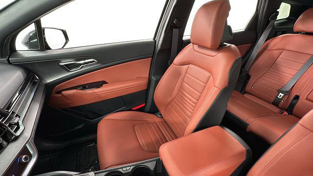 Photo of 2025 Fusion Black Kia Sportage Hybrid