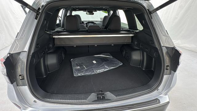 Photo of 2025 Ice Silver Metallic Subaru Forester