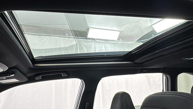 Photo of 2025 Ice Silver Metallic Subaru Forester