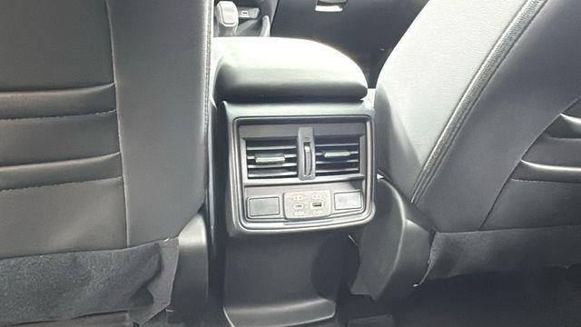 Photo of 2025 Ice Silver Metallic Subaru Forester