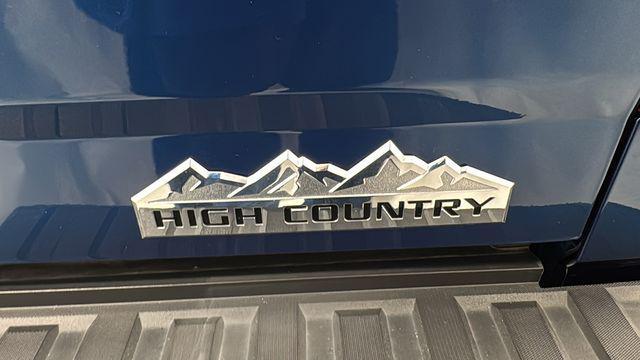 Photo of 2018 Deep Ocean Blue Metallic Chevrolet Silverado 1500
