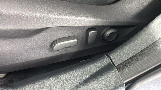 Photo of 2025 Ice Silver Metallic Subaru Outback