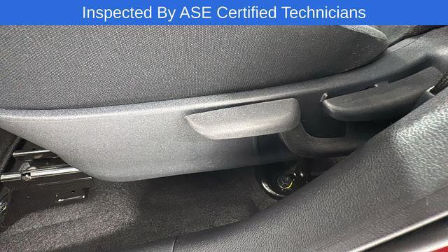 Photo of 2024 Scarlet Ember Tintcoat/Super Black Nissan Kicks