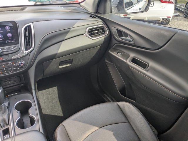 Photo of 2021 Silver Ice Metallic Chevrolet Equinox