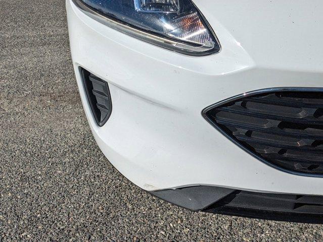 Photo of 2022 Oxford White Ford Escape