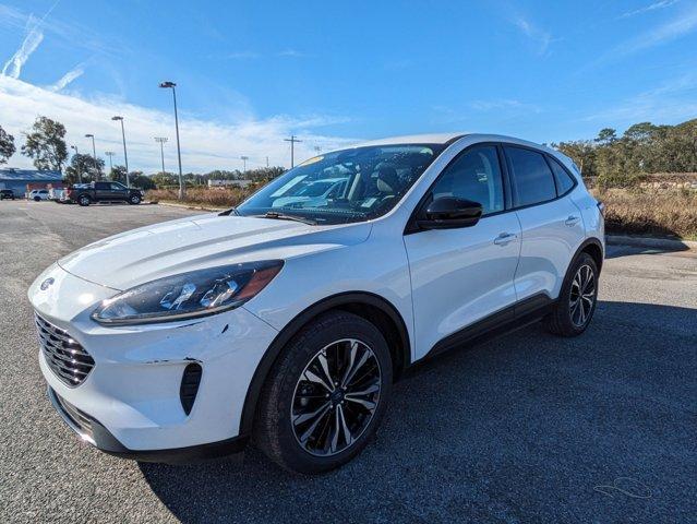 Photo of 2022 Oxford White Ford Escape