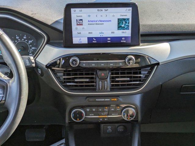 Photo of 2022 Oxford White Ford Escape