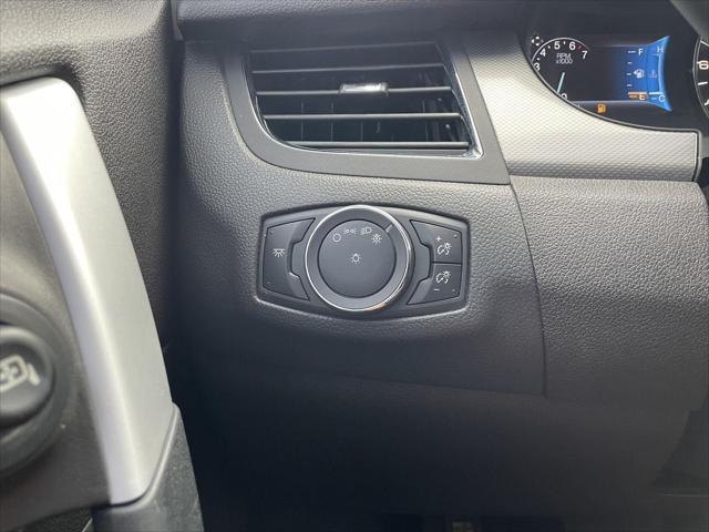 Photo of 2014 Ingot Silver Metallic Ford Edge
