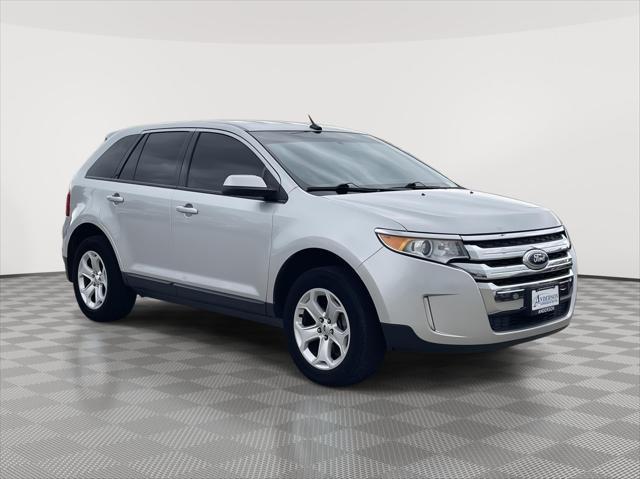 Photo of 2014 Ingot Silver Metallic Ford Edge