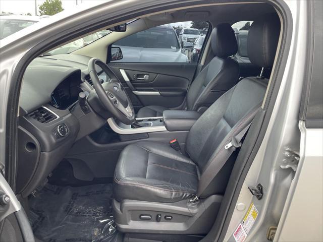 Photo of 2014 Ingot Silver Metallic Ford Edge