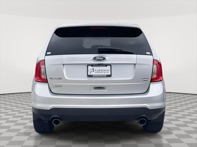 Photo of 2014 Ingot Silver Metallic Ford Edge