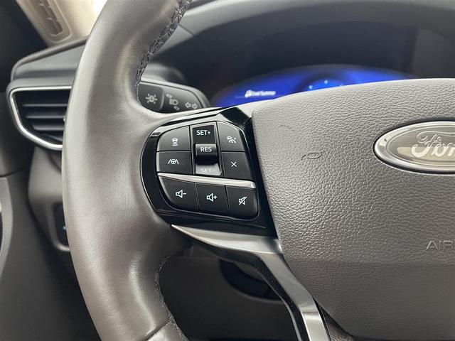 Photo of 2022 Rapid Red Metallic Tinted Clearcoat Ford Explorer