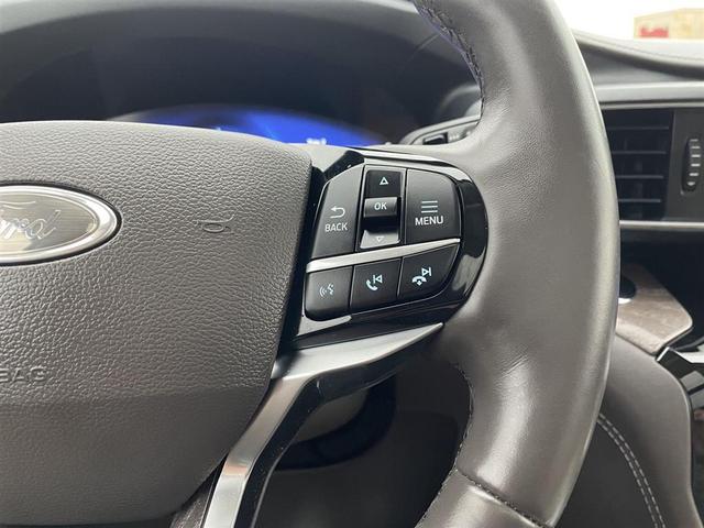 Photo of 2022 Rapid Red Metallic Tinted Clearcoat Ford Explorer