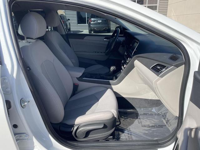 Photo of 2018 Quartz White Pearl Hyundai SONATA
