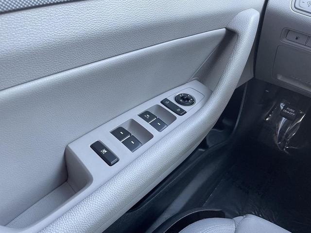 Photo of 2018 Quartz White Pearl Hyundai SONATA