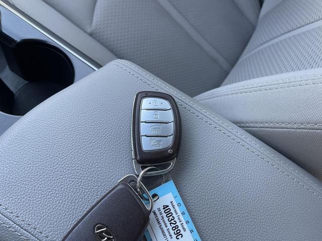 Photo of 2018 Quartz White Pearl Hyundai SONATA