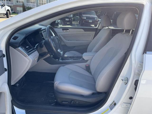 Photo of 2018 Quartz White Pearl Hyundai SONATA