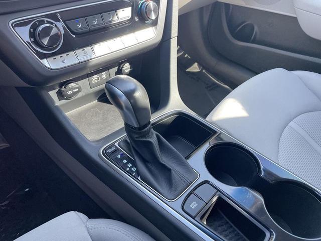 Photo of 2018 Quartz White Pearl Hyundai SONATA