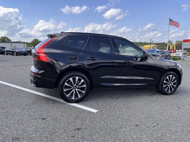Photo of 2025 ONYX BLACK Volvo XC60