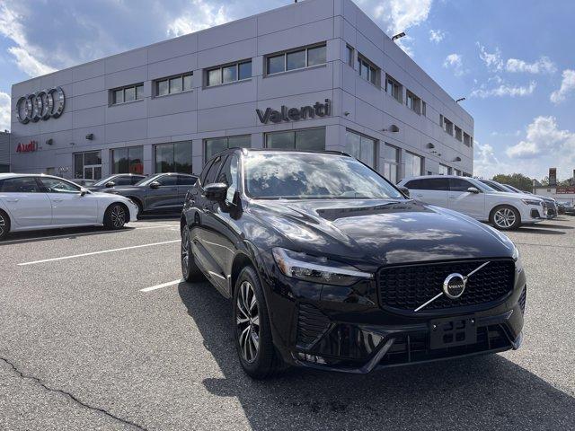 Photo of 2025 ONYX BLACK Volvo XC60