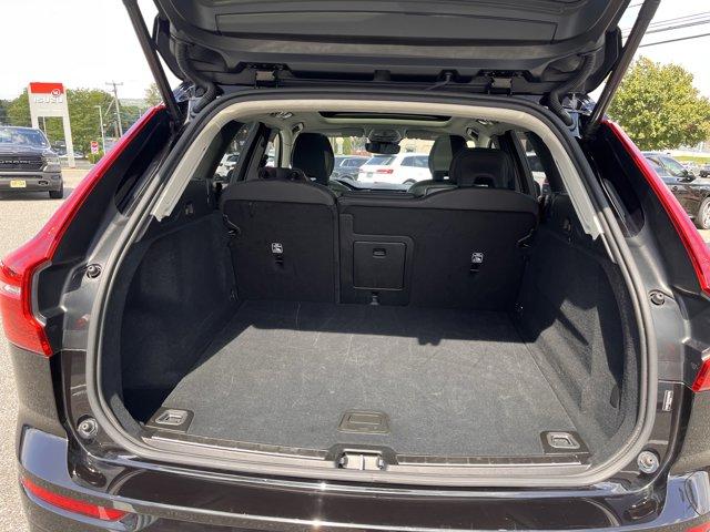 Photo of 2025 ONYX BLACK Volvo XC60