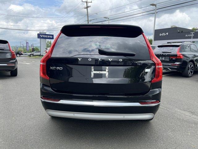 Photo of 2022 ONYX BLACK Volvo XC90 Recharge Plug-In Hybrid
