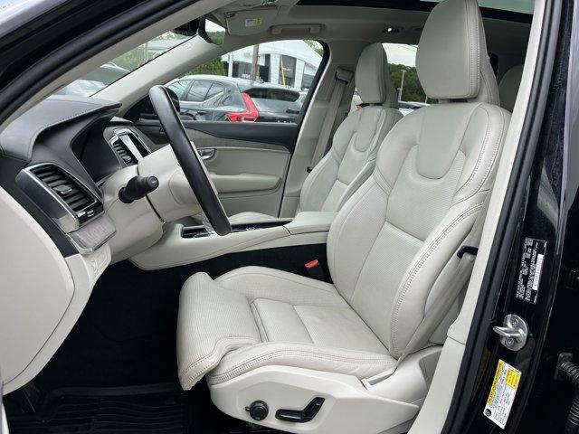Photo of 2022 ONYX BLACK Volvo XC90 Recharge Plug-In Hybrid
