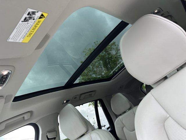 Photo of 2022 ONYX BLACK Volvo XC90 Recharge Plug-In Hybrid