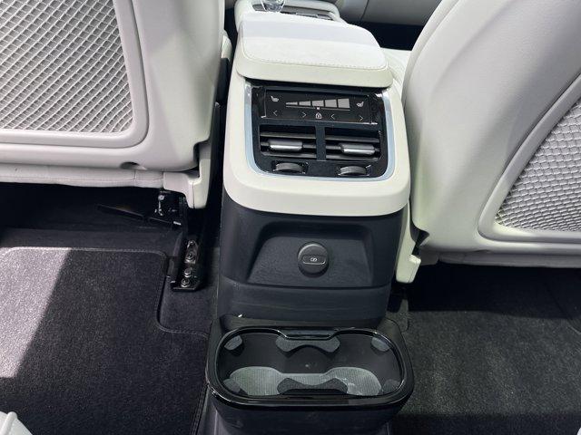 Photo of 2024 SILVER DAWN Volvo XC90 Recharge Plug-In Hybrid