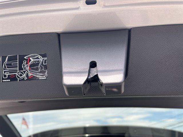 Photo of 2024 SILVER DAWN Volvo XC90 Recharge Plug-In Hybrid