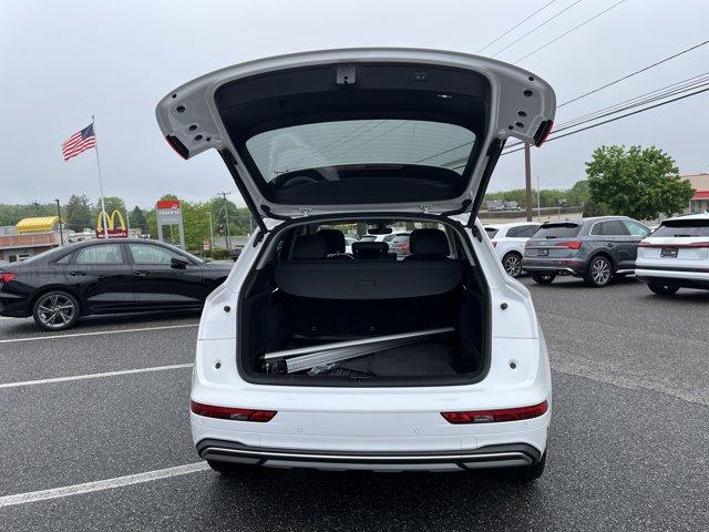 Photo of 2021 White Audi Q5