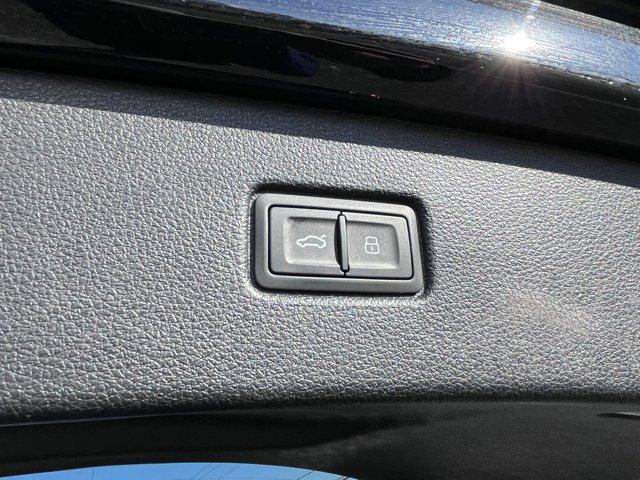Photo of 2022 MYTHOS BLACK Audi Q7