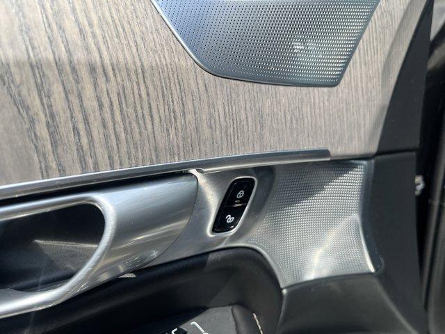 Photo of 2024 ONYX BLACK META Volvo XC90 Recharge Plug-In Hybrid