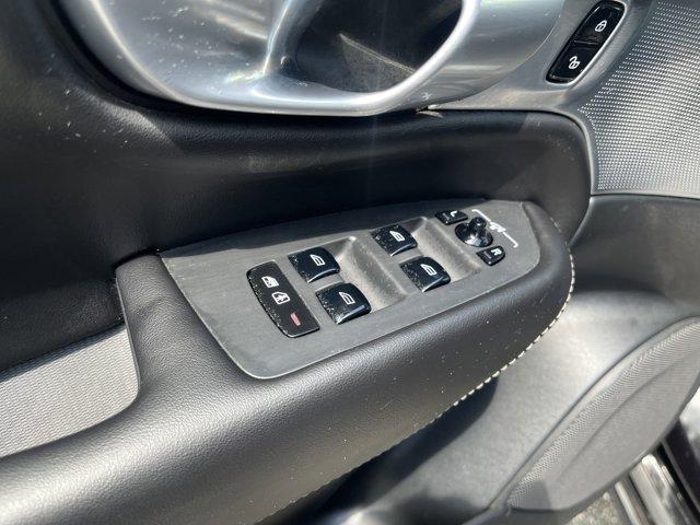 Photo of 2024 ONYX BLACK META Volvo XC90 Recharge Plug-In Hybrid