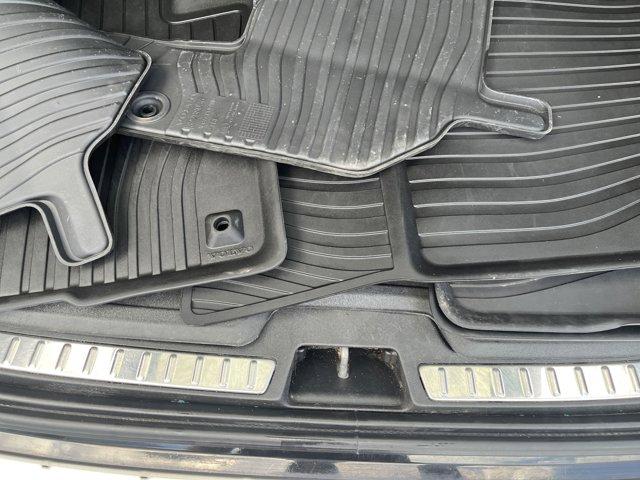 Photo of 2024 ONYX BLACK META Volvo XC90 Recharge Plug-In Hybrid