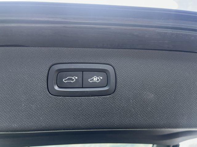 Photo of 2024 ONYX BLACK META Volvo XC90 Recharge Plug-In Hybrid