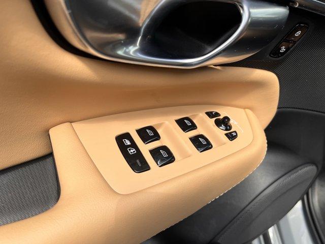 Photo of 2024 VAPOUR GREY MET Volvo XC90 Recharge Plug-In Hybrid