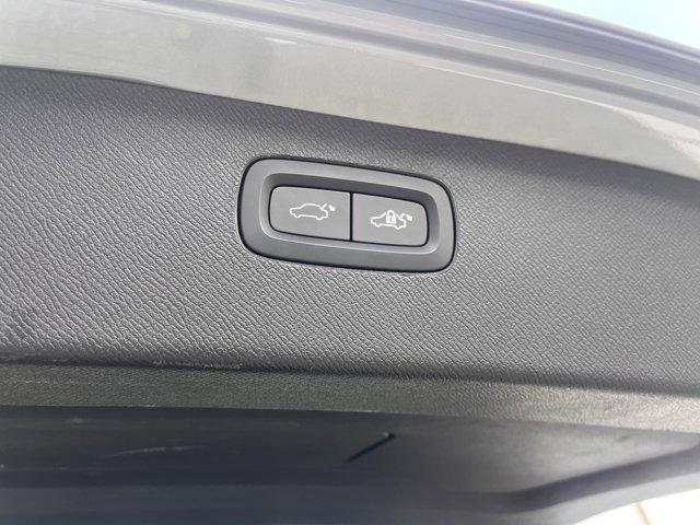 Photo of 2024 VAPOUR GREY MET Volvo XC90 Recharge Plug-In Hybrid