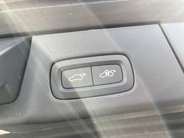 Photo of 2024 PLATINUM GREY Volvo V90 Cross Country